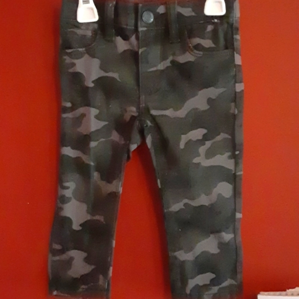 Old Navy 5-Pocket Camo Skinny Jeans